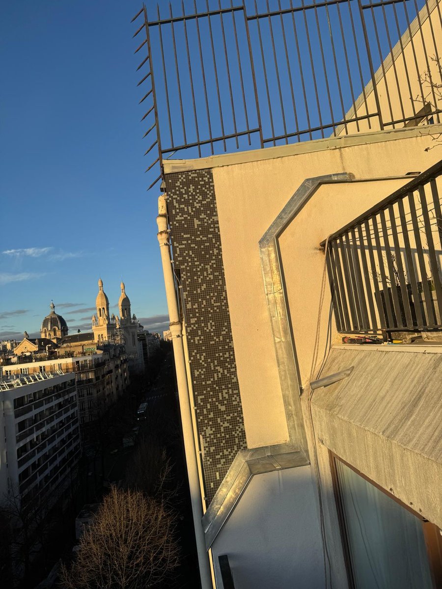 Façonnage pièce zinc en tête de mur